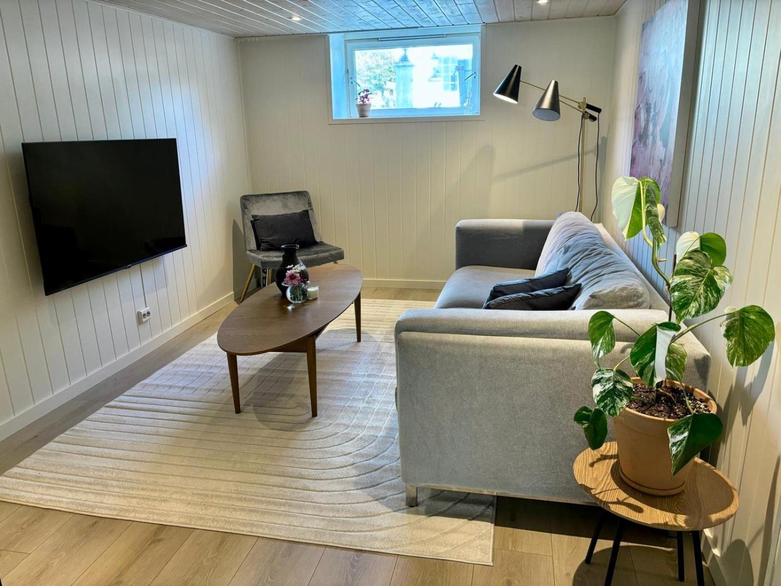 Down Town Apartment With Outside Area In Villa Kristiansand Eksteriør billede