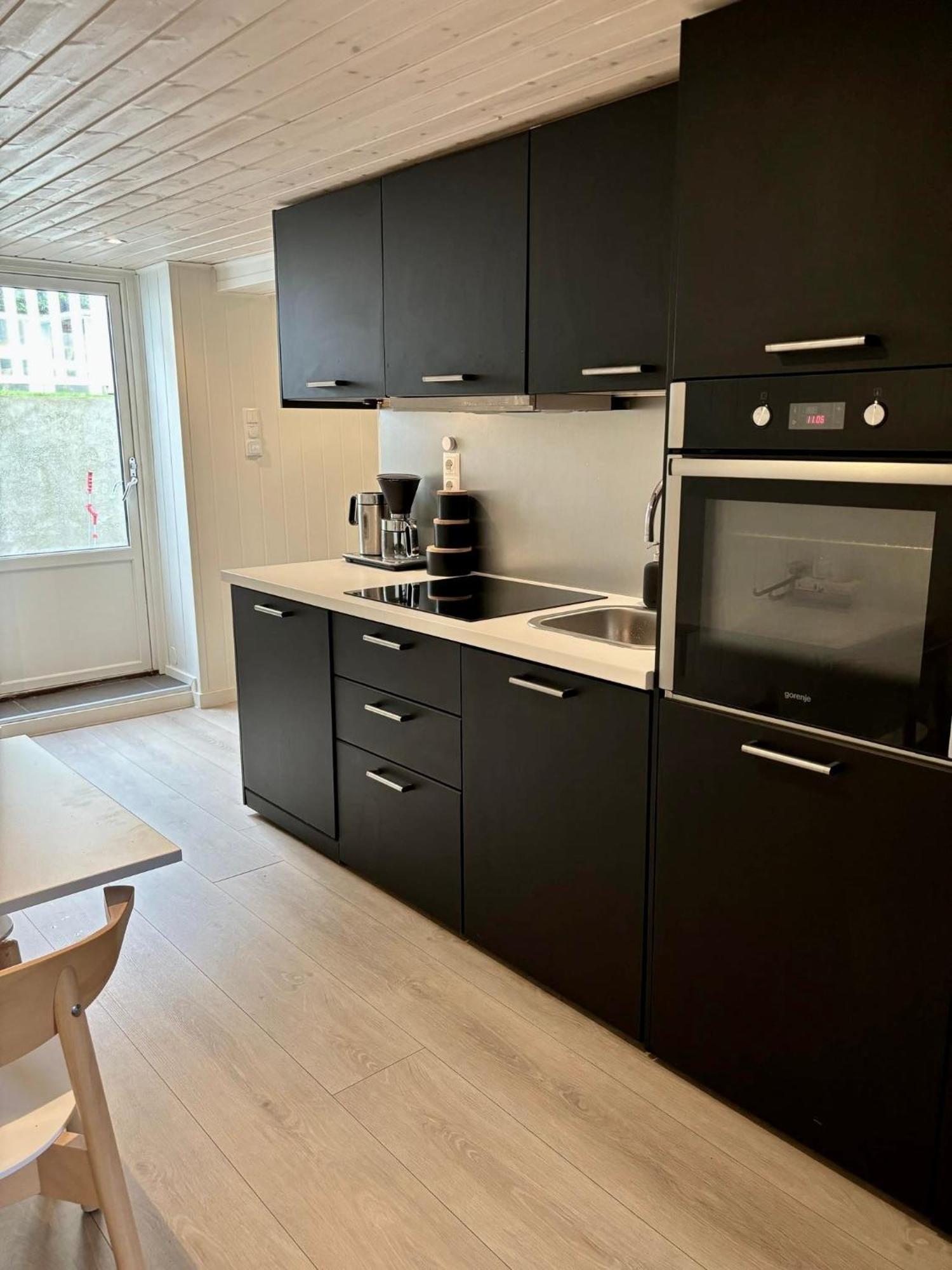 Down Town Apartment With Outside Area In Villa Kristiansand Eksteriør billede